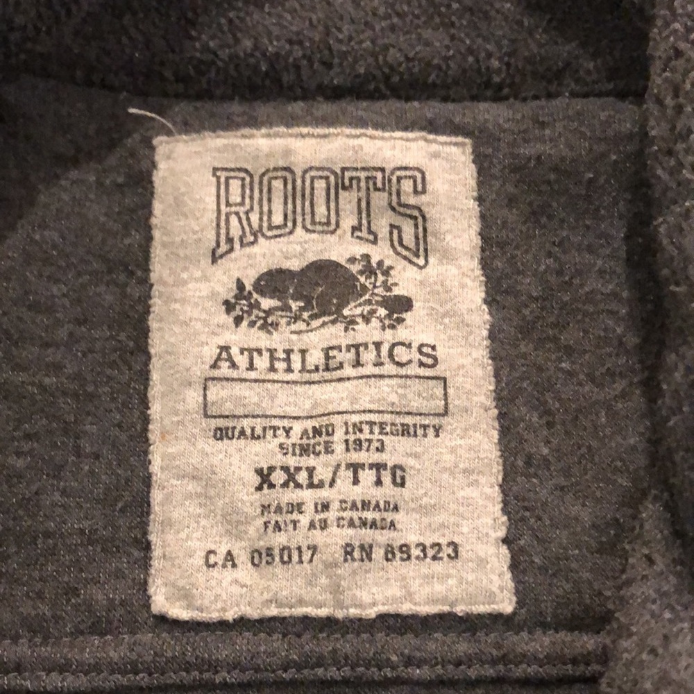 Roots athletics grey / black zipper button up fleece. Lots of pockets. EUC!! - Picture 3 of 5
